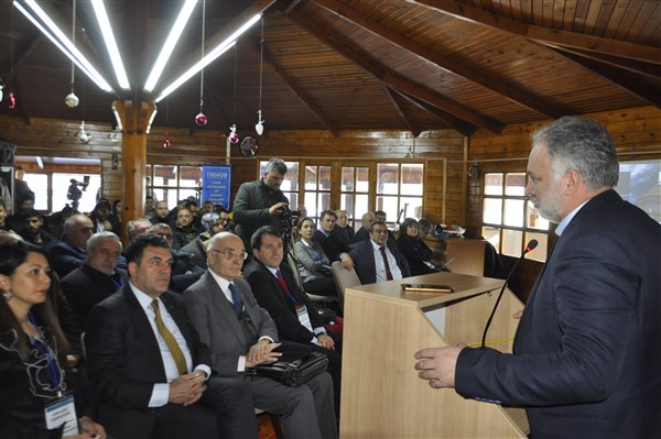 “yerel-yonetimler,-demokrasi-ve-kentlesme-politikalari”-sempozyumda-gundeme-getirildi-(4).jpg