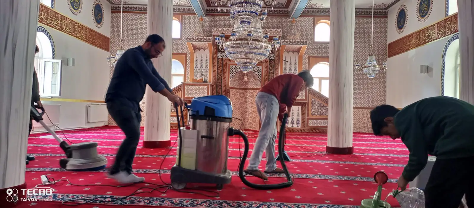 Ağrı Cezmi Gök Camii de Bahar temizliği