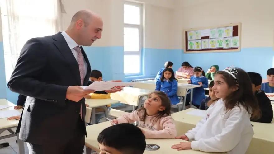 "OkulumBeniBeklerAğrı" Projesi kapsamında, Doğubayazıt'ta 133 Öğrenci Eğitim Hayatına döndü