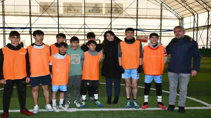 Doğubayazıt'ta öğrenciler ara tatilde futbol heyecanı yaşadı