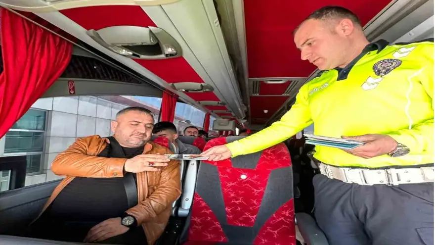 Ağrı’da yolculara kemer takma konusunda bilgilendirme yapıldı