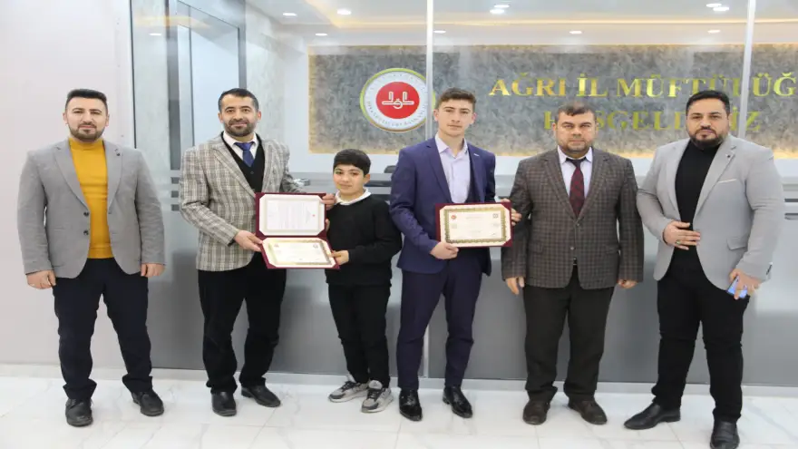 Genç Yaşta Büyük Başarı: Muhammed Taha Aşantuğrul, Ağrı’da Hafızlık Yolunda Zirveye Ulaştı