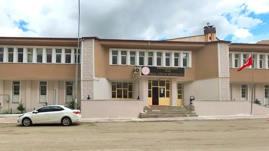 Doğubayazıt’ta Tartışma Yaratan Görev İkilemi, Hem Sendika Başkanı Hem Şube Müdürü