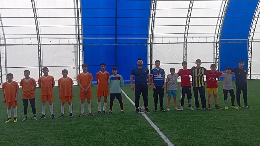 Doğubayazıt'ta Okul Sporları Yıldızlar Futbol müsabakaları başladı