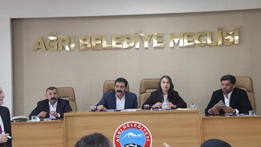 Ağrı'da yeni dönemin ilk meclis toplantısı yapıldı