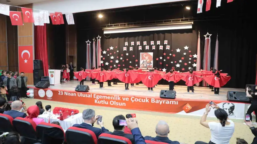 Ağrı’da, Ulusal Egemenlik ve Çocuk Bayramı coşkuyla kutlandı