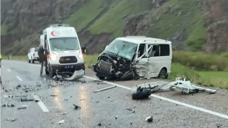 Ağrı’da korkunç kaza: 2 ölü, 5 yaralı