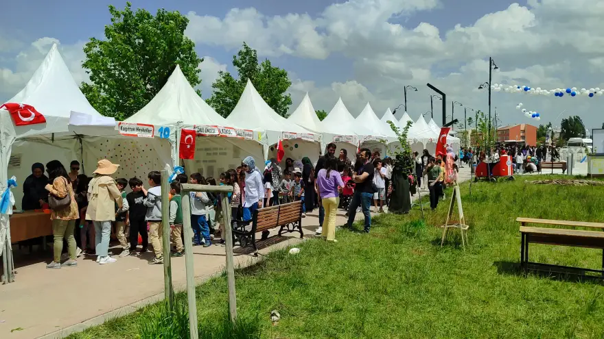 Ağrı'da bilim şenliği heyecanı devam ediyor
