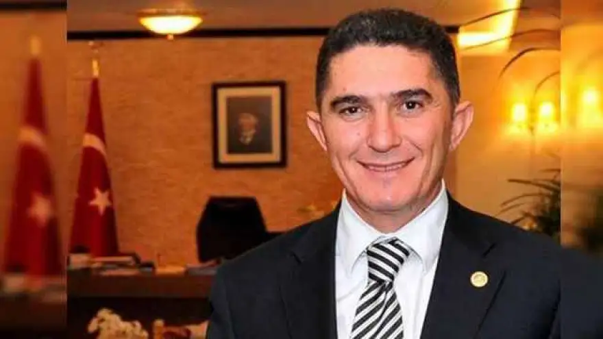 Eski Vekil Ekrem Çelebi, Halkla Diyalog Örneğini Bayramda da Sürdürüyor