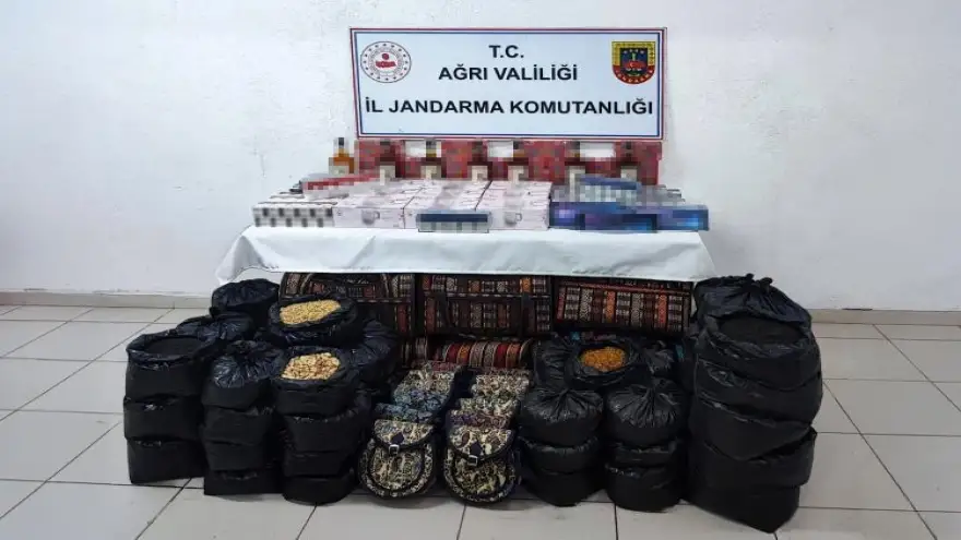 Doğubayazıt'ta kaçakçılık operasyonu: 4 gözaltı