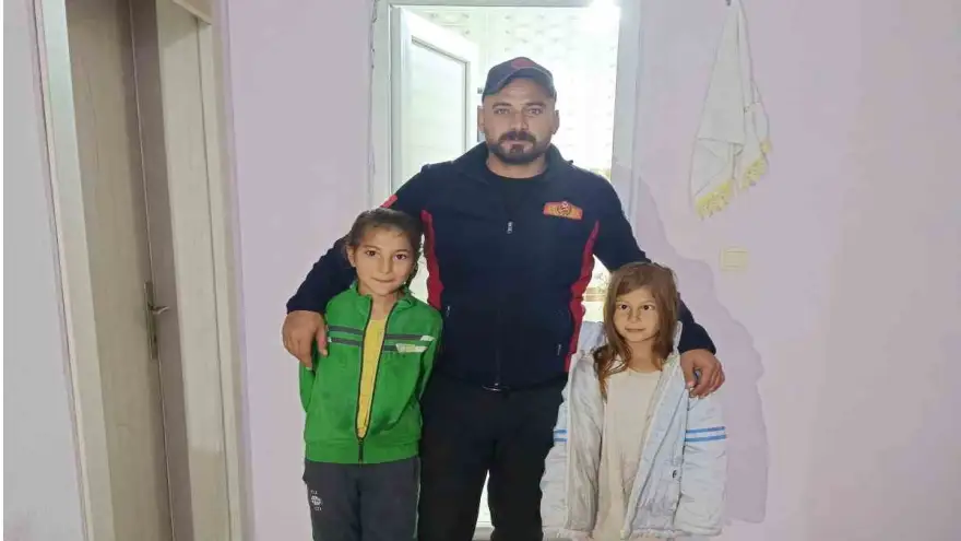 Ağrı’da oyun oynarken banyoda kilitli kalan kardeşleri itfaiye ekipleri kurtardı