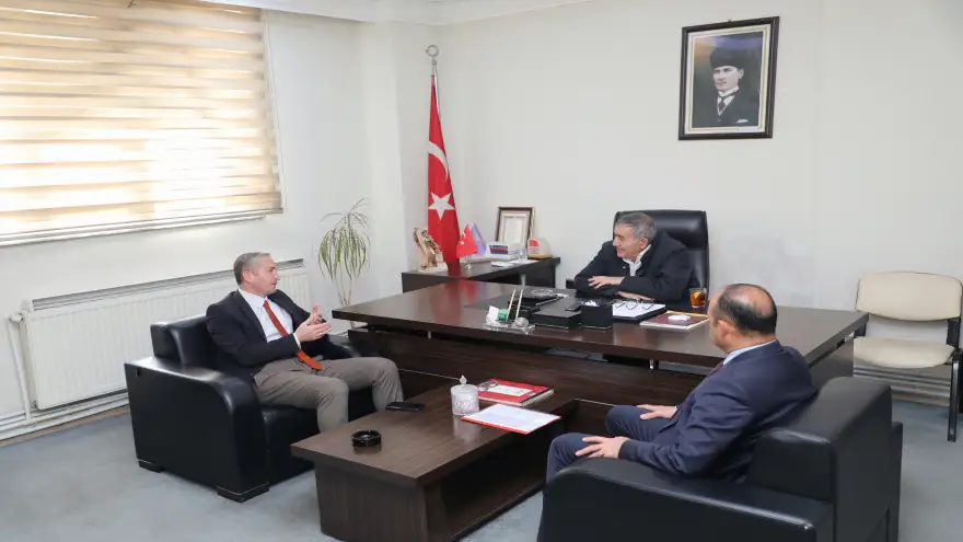 Ağrı Milli Eğitim Müdürü Kökrek, Esnaf ve Sanatkarlar Odaları Birliği Başkanı Aydemir'i ziyaret etti