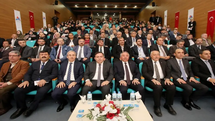 AİÇÜ’de 8. Uluslararası Ahmed-i Hani sempozyumu başladı