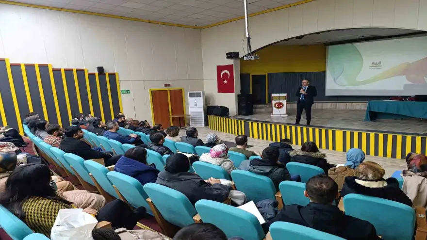 Ağrı Milli Eğitim Müdürü Kökrek aday öğretmenlerle buluştu