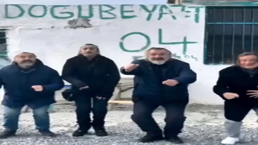 Ünlü oyuncu Müfit Can Saçıntı Ağrı Dağı’nın Eteklerinde Çay Keyfi Yaptı