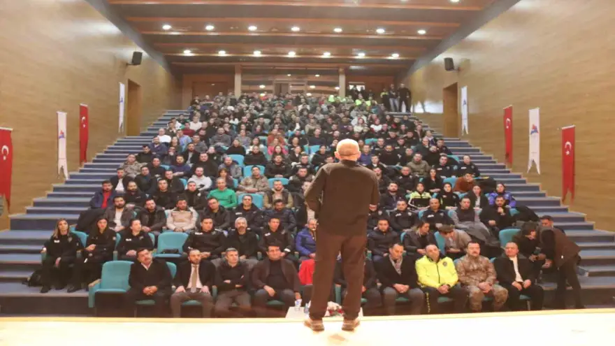Ağrı Emniyet Müdürlüğü’nde "Polis Teşkilatına Öfke Kontrolü ve Stres Yönetimi" semineri