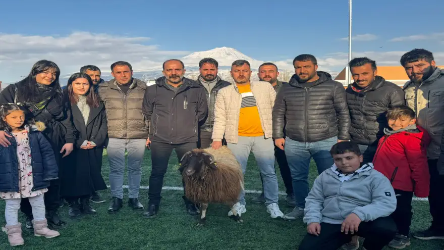 Doğubayazıt spor çalışmalara kurban keserek başladı