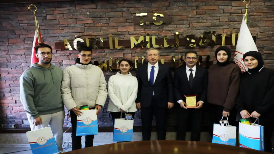 Ağrı’nın genç mucitleri TÜBİTAK Van Bölge Sergisinde yarışacak