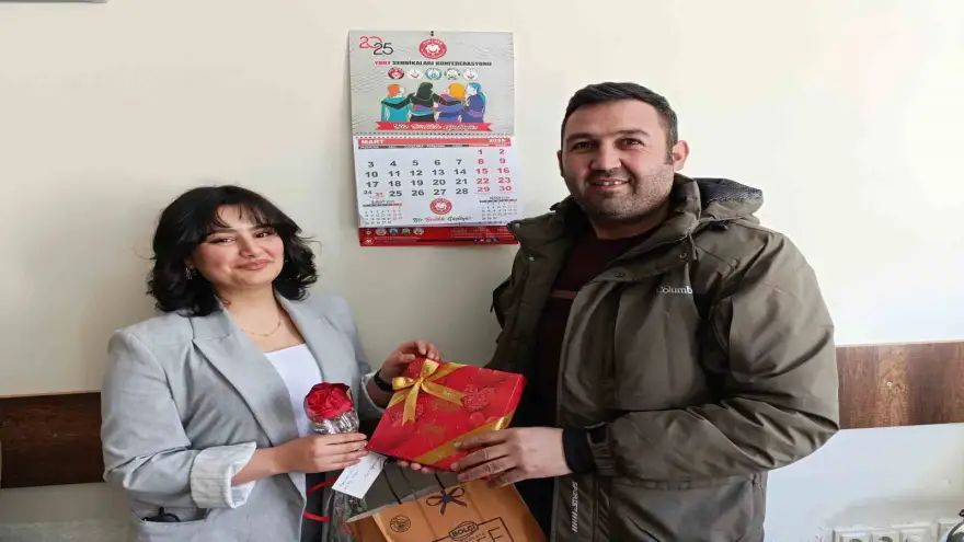 Yurt Eğitim Sen Ağrı Şubesi, kadın üyelerinin 8 Mart Dünya Kadınlar Günü’nü kutladı