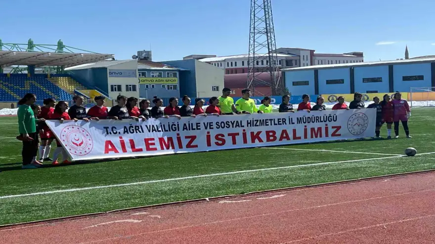 Ağrı Aile ve Sosyal Politikalar Gençlik ve Spor Kulübü Kadın Takımı, Silopi Belediyesi Spor Kulübü’nü 2-1 mağlup etti