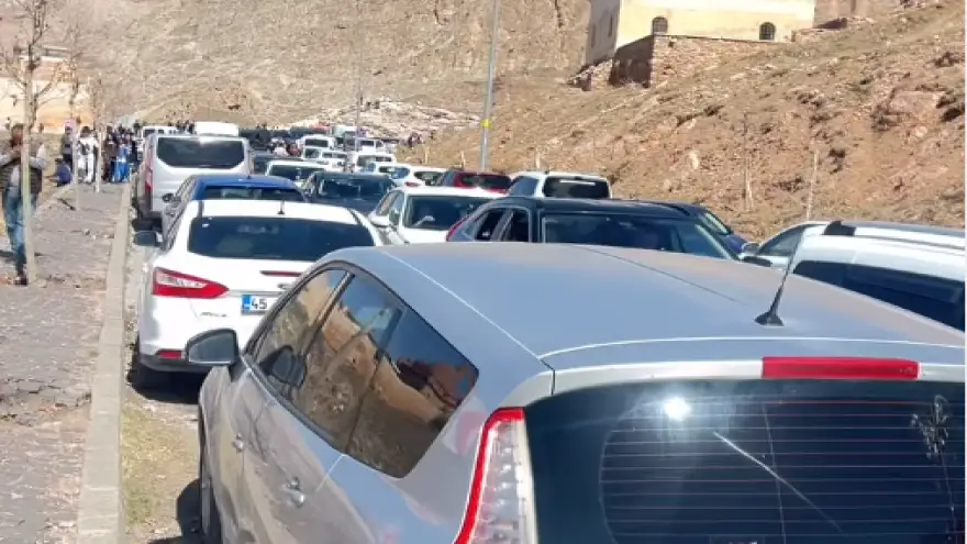 İshakpaşa Sarayı'na Bayram nedeniyle Ziyaretçi Akını