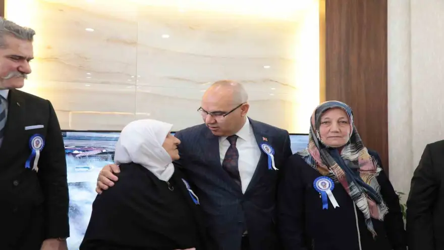 Ağrı Valisi Koç, 180. kuruluş yılında polis teşkilatını yalnız bırakmadı