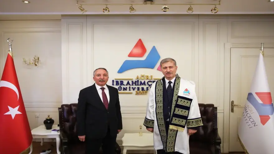 AİÇÜ’de yeni dönem: Gülçin rektörlük görevine başladı