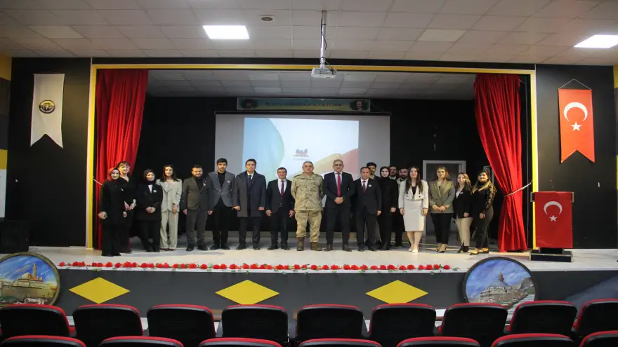 Sarıgül İlkokulu ve Ortaokulu Doğubayazıt'ın Kurtuluşunun 107. Yılı nedeniyle  kutlama programı düzenledi