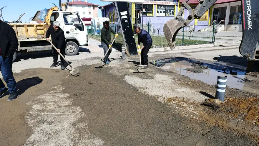 AĞRI BELEDİYESİ EKİPLERİNDEN KENT GENELİNDE YOĞUN MESAİ