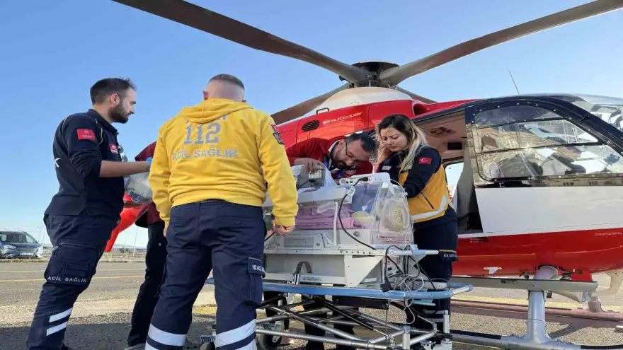 Ağrı'lı Prematüre Adar, göz tedavisi için helikopterle Van’a sevk edildi