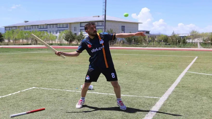 Ağrı’da unutulmaya yüz tutmuş "Topa dara" oyunu gençlerle buluşuyor