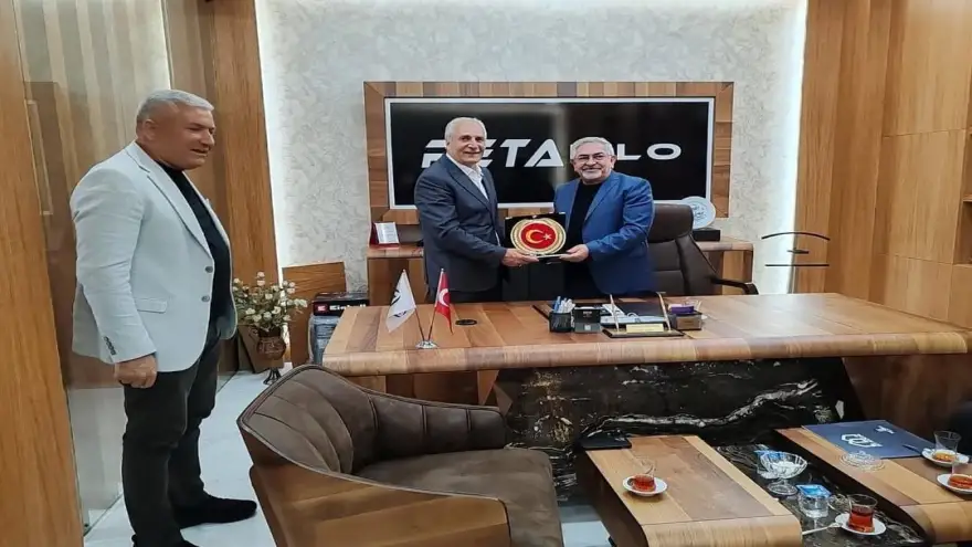 Hayırsever işadamından Eleşkirt Belediyesine hizmet aracı