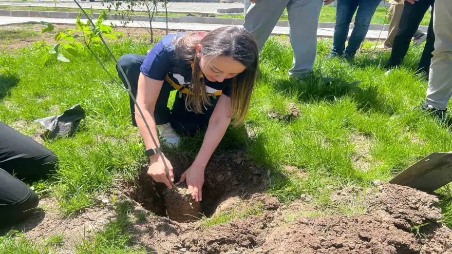Ağrı’da "Cilt Kanseri Farkındalık Ayı" kapsamında fidan dikimi etkinliği düzenlendi
