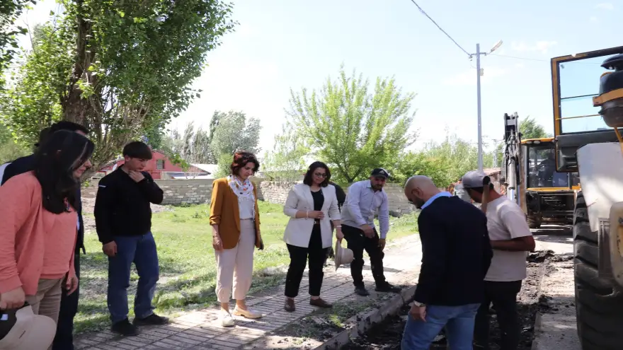 AĞRI BELEDİYESİ EŞ BAŞKANLARI SAHA ÇALIŞMALARINI YERİNDE İNCELEDİ