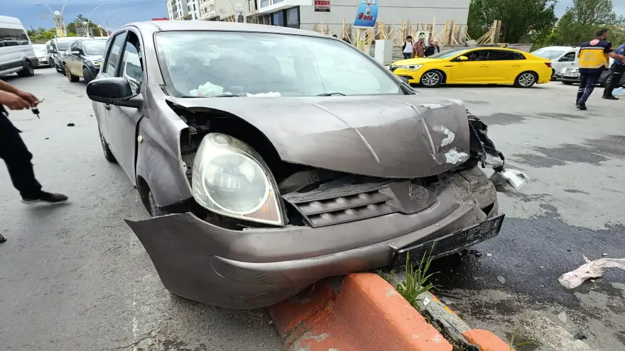 Erzurum Caddesi'nde Trafik Kazası, 2 Yaralı