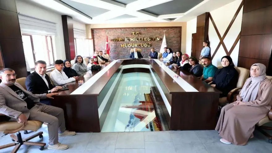 Doğubayazıt Savaş Ay Anadolu Lisesi, "Şiir Temalı Video Yarışması"nda Ağrı Birincisi Oldu