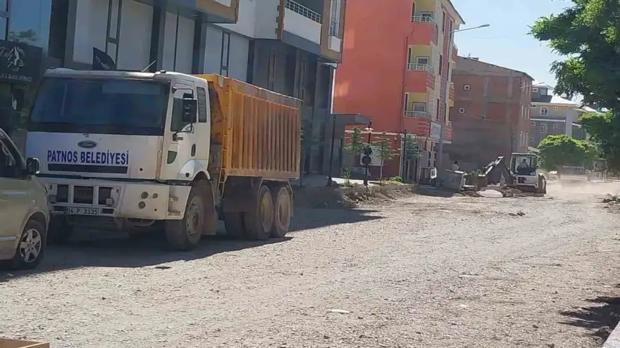 Patnos Belediyesi yol çalışmalarını sürdürüyor