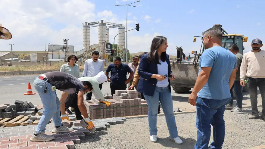 AĞRI BELEDİYESİ EŞBAŞKANLARI SAHA ÇALIŞMALARINI YERİNDE TAKİP ETTİ