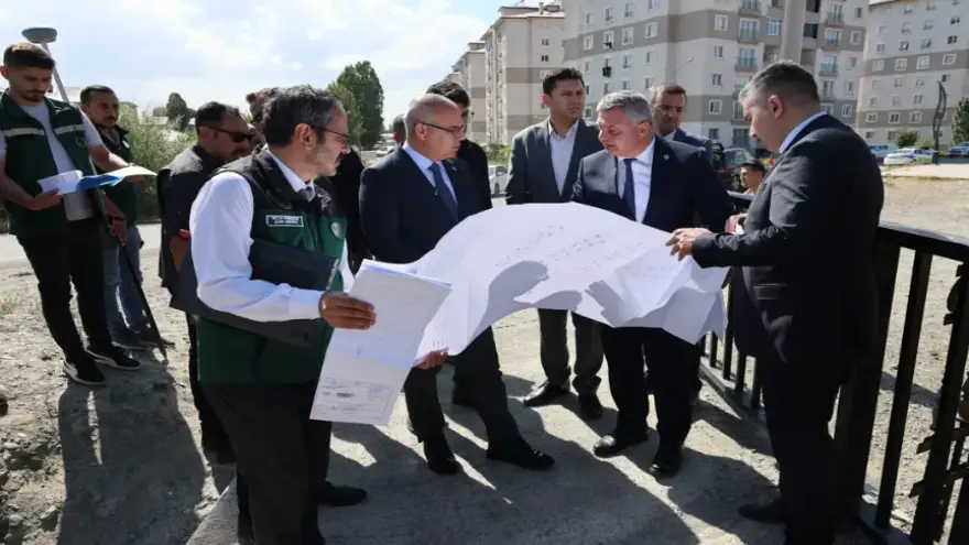 Ağrı Valisi Mustafa Koç, Taşlı Deresi Üzerindeki Yeni Köprüde İncelemelerde Bulundu