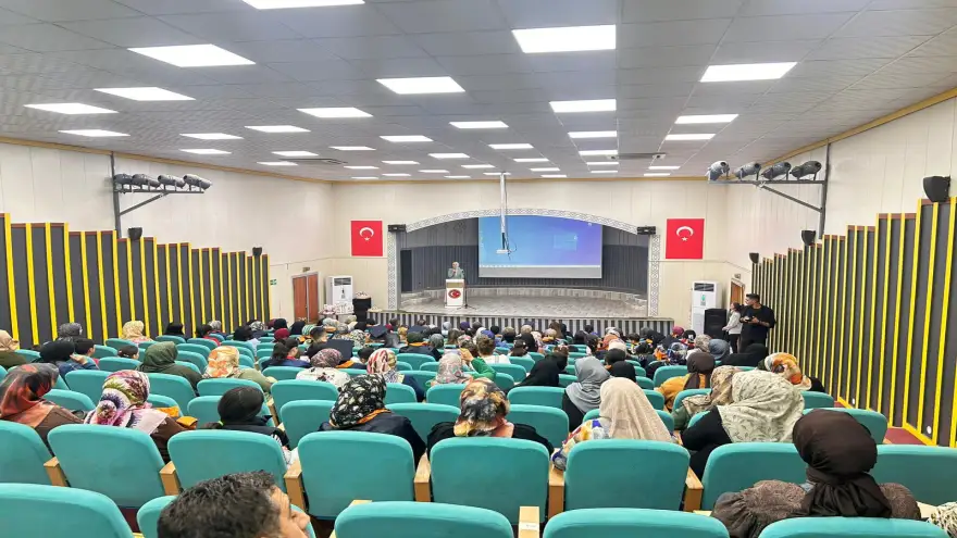 Ağrı’da Anne Akademisi mezuniyet töreni düzenlendi