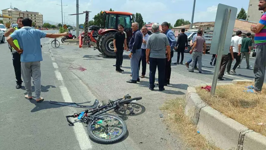 Minibüsün çarptığı 14 yaşındaki bisikletli çocuk hayatını kaybetti