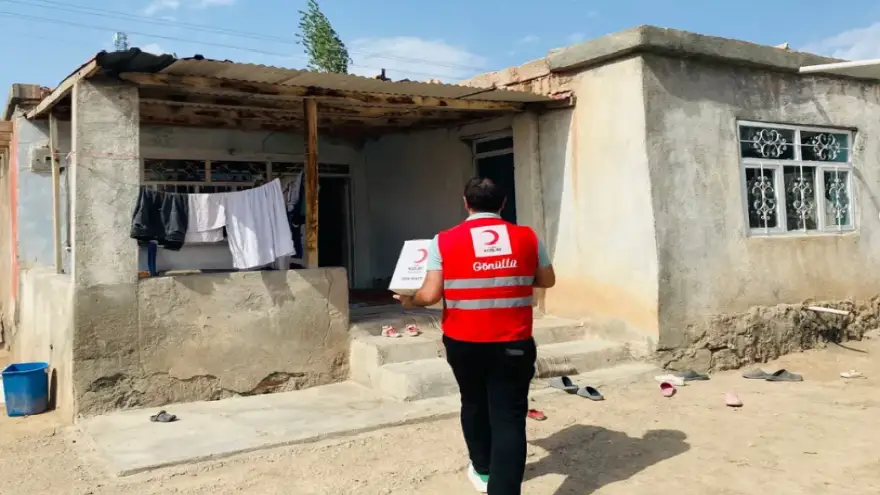 Doğubayazıt Kızılay Şubesi ve Gönüllüler, İhtiyaç Sahibi Ailelere Umut Oldu