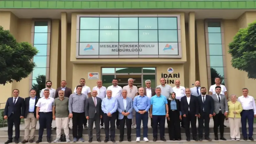 YÖK Başkanı Özvar, İş İnsanı Çeçen ve Rektör Gülçin'den Ahmedi Hani MYO'da Yeni Bölümler için Önemli Toplantı