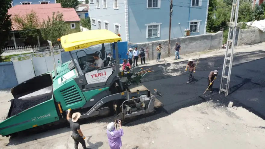 AĞRI BELEDİYESİ KENT İÇİN DURMADAN ÇALIŞIYOR