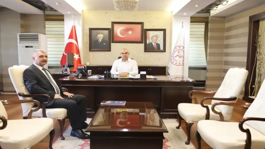 Ağrı Valisi Mustafa Koç, Yeni İl Kültür ve Turizm Müdürü Erhan Ağrı'yı Kabul Etti