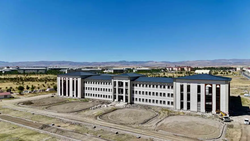 Tıp Fakültesi binasıyla Ağrı sağlıkta bölgesel güç kazanacak