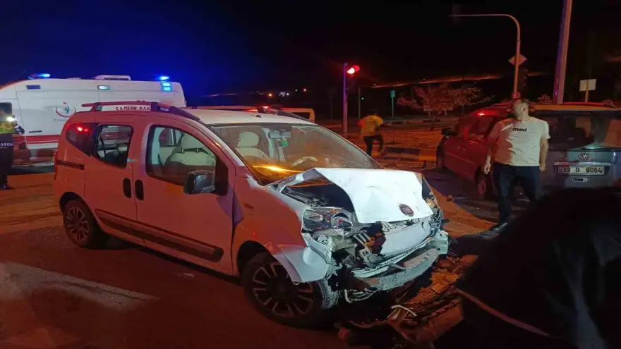 Ağrı’da trafik kazası: 3 yaral