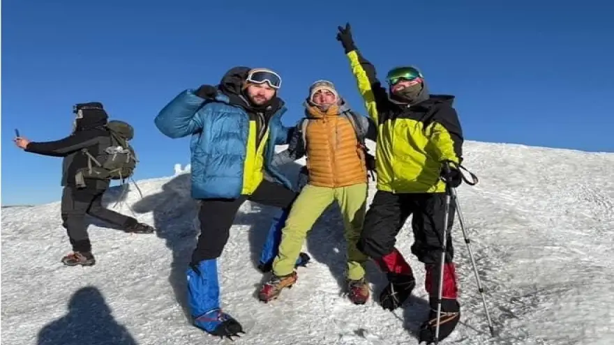 Ağrı Dağı’nda dağcılar zirveye ulaştı