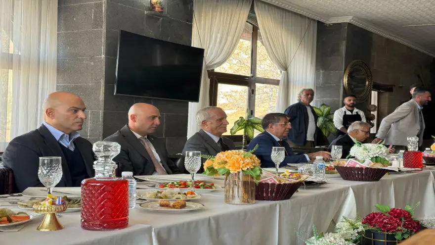 İbrahim Çeçen, Doğubayazıt’a Vefasını Eğitim ve Turizm Yatırımıyla Gösterdi