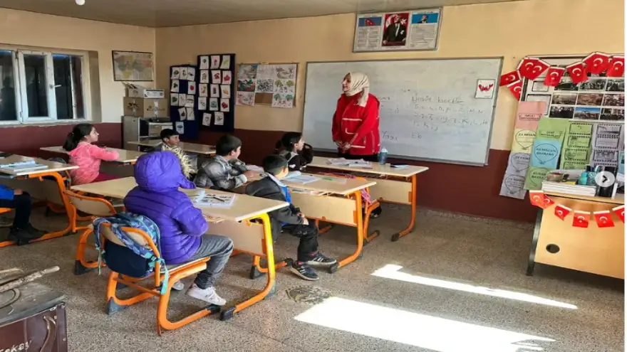 Doğubayazıt Kızılay'dan Yukarıtavla İlkokulu'na Ziyaret